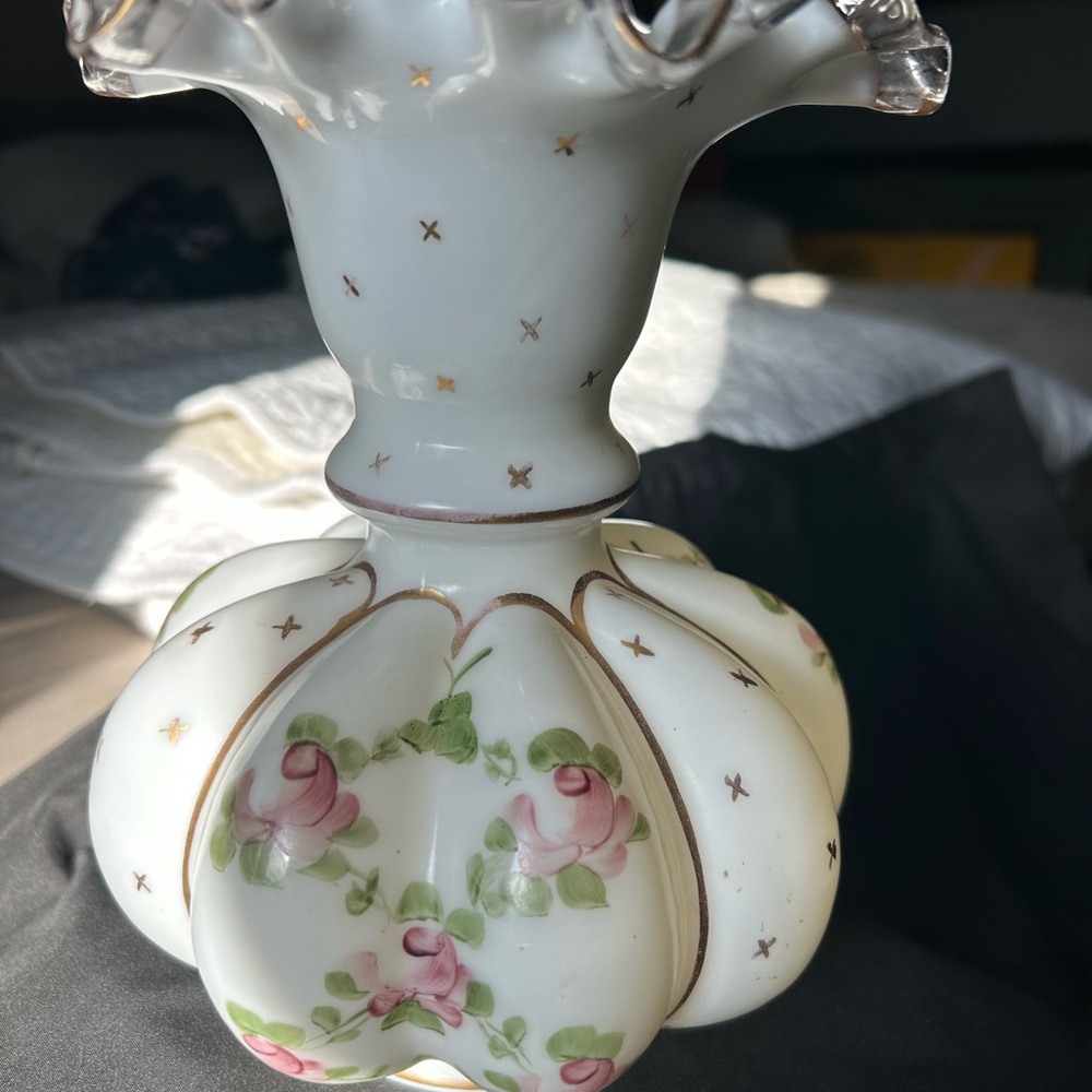 Fenton White and Gold Vase with Graceful Accents - Picture 9 of 9